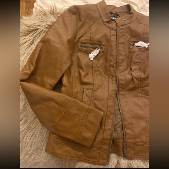 NWT faux leather jacket in camel - Picture 4 of 9